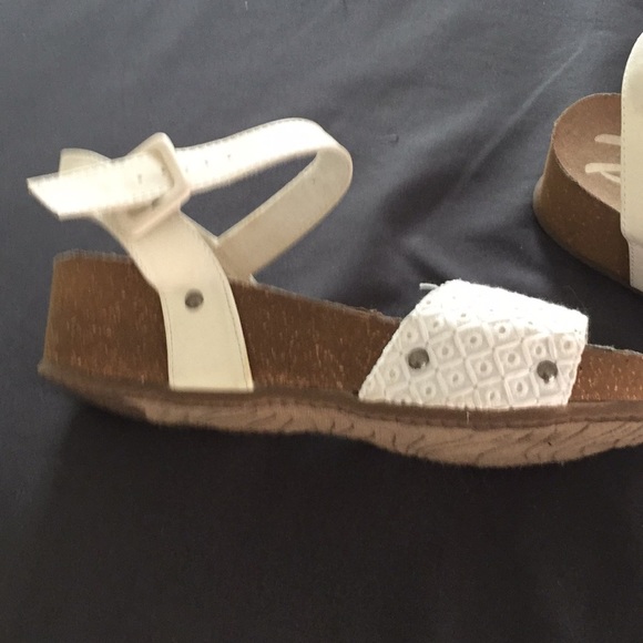 Size 7 - Picture 2 of 4